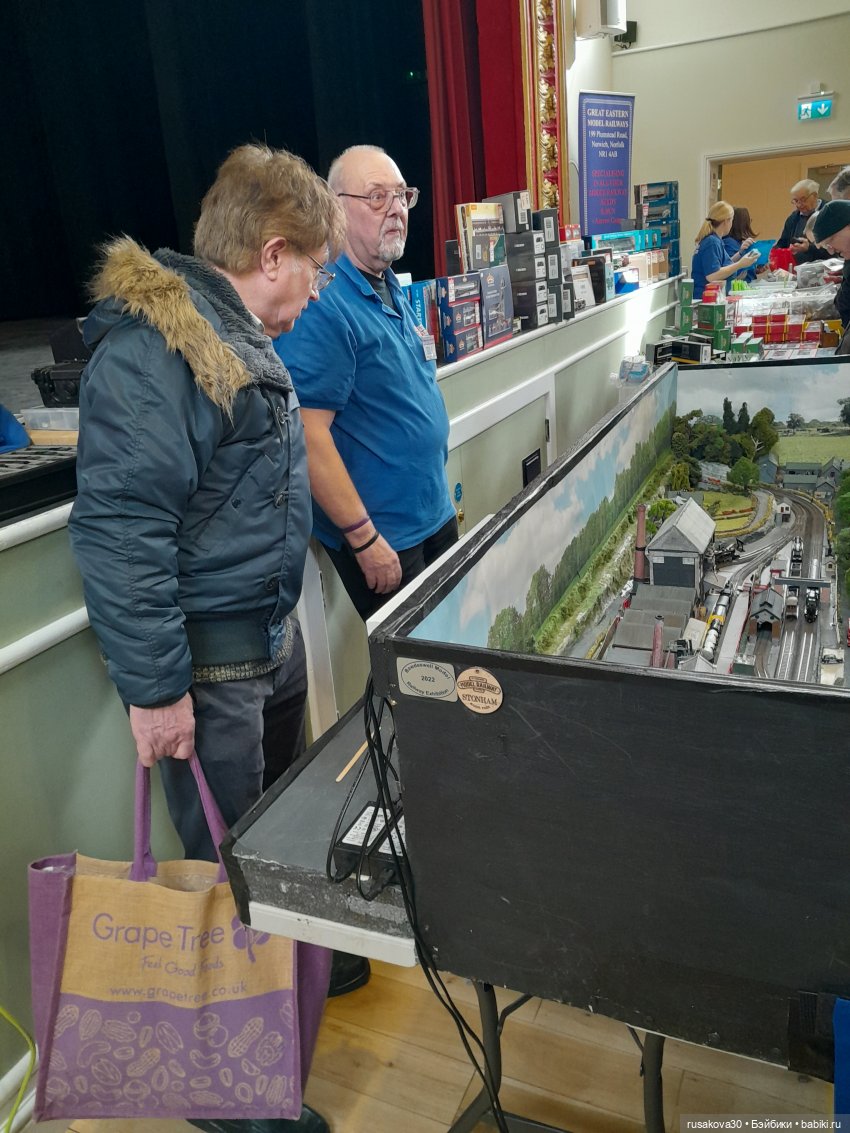 Людвиг и Нильс на выставке