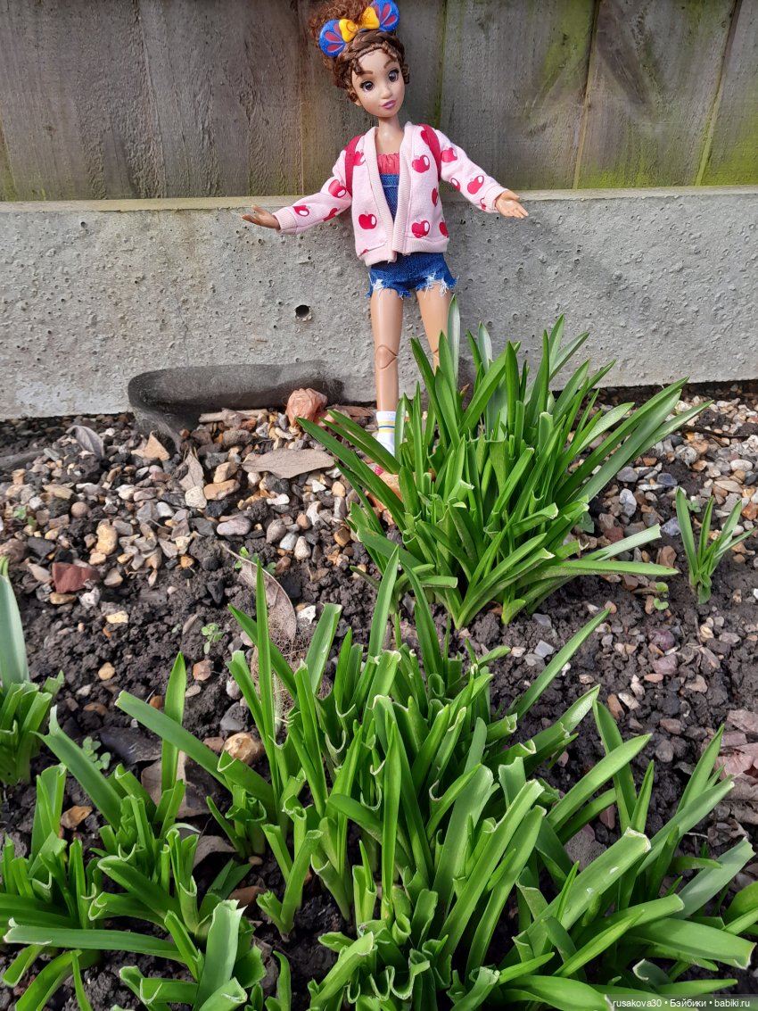 Первая прогулка Снежки — Куклы Disney Animators и Принцессы Диснея: Disney Store