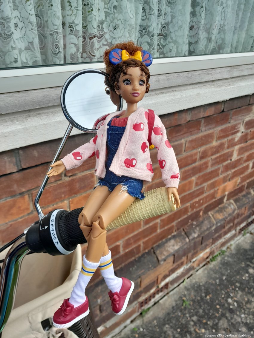 Первая прогулка Снежки — Куклы Disney Animators и Принцессы Диснея: Disney Store (фото 2)