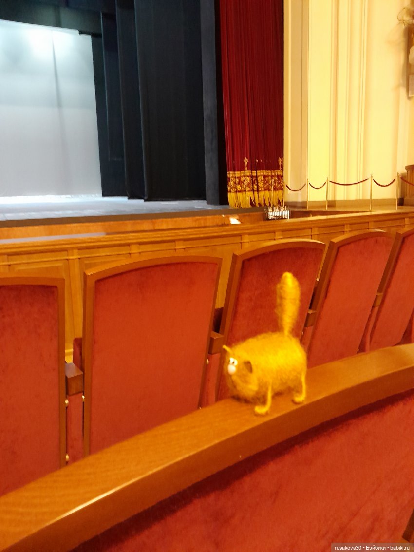 Как котик Рыжик знакомился с оперой