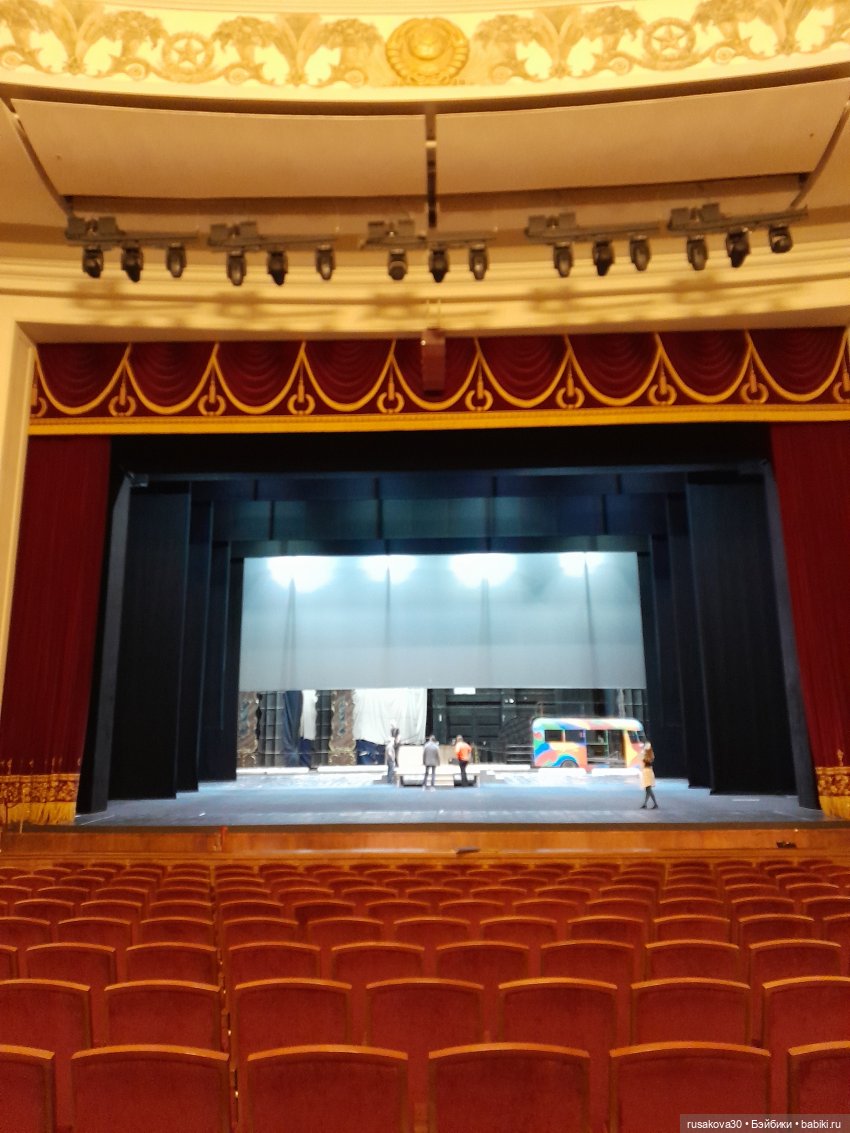 Как котик Рыжик знакомился с оперой