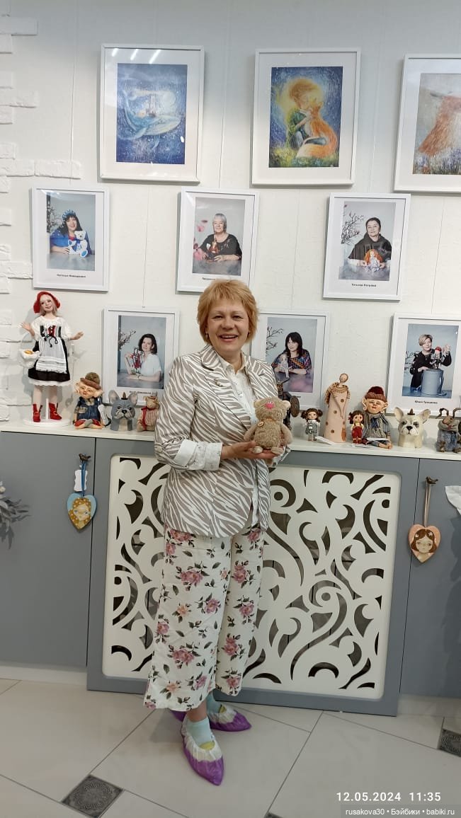 Котик Какао продолжает гулять
