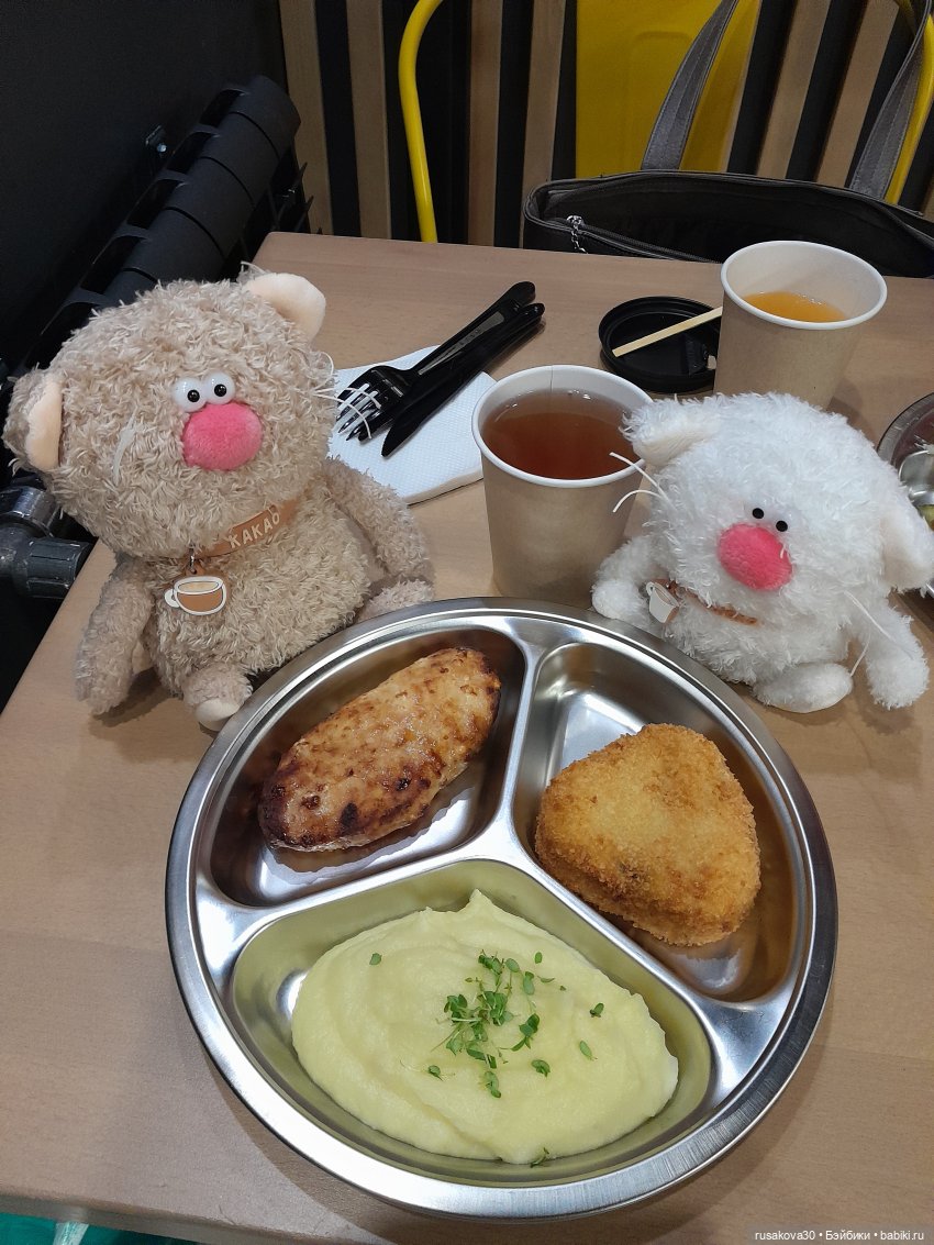 А лето цвета неба, огромное и синее