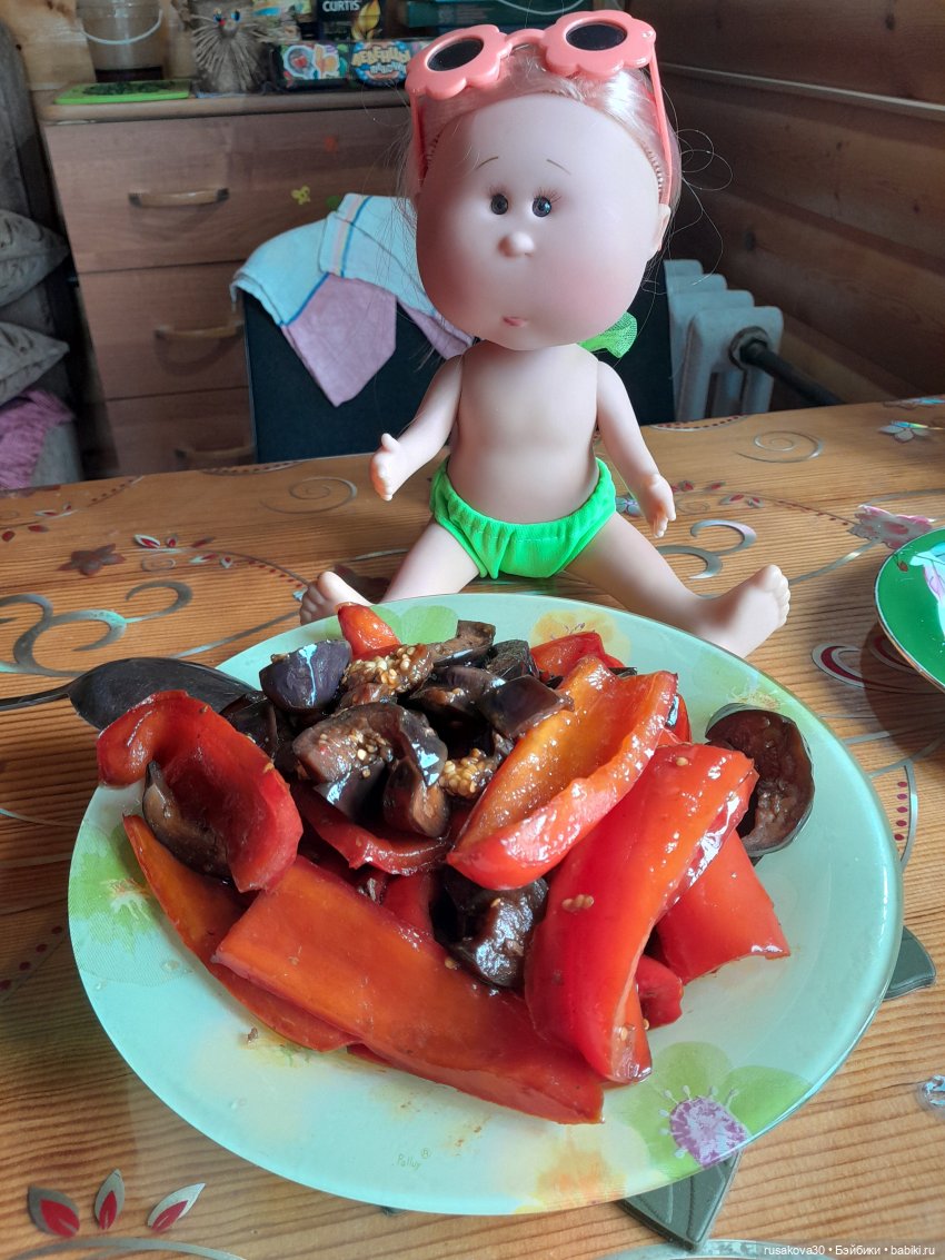 Как Мийка на даче отдыхала