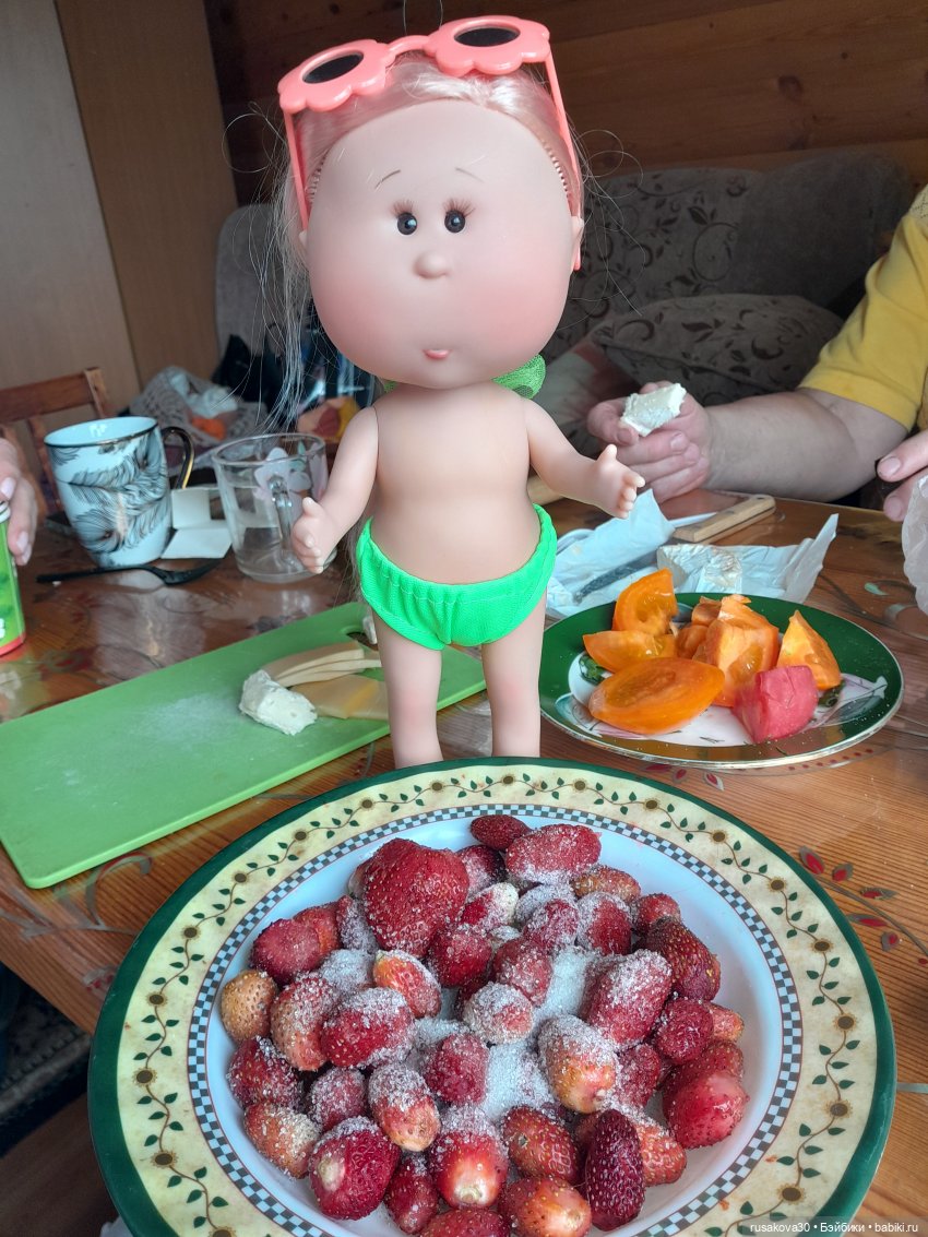 Как Мийка на даче отдыхала