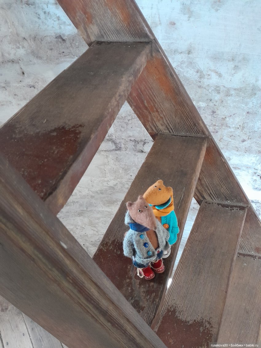 Баська и лисята на мельнице-музее Грейт-Бирчем