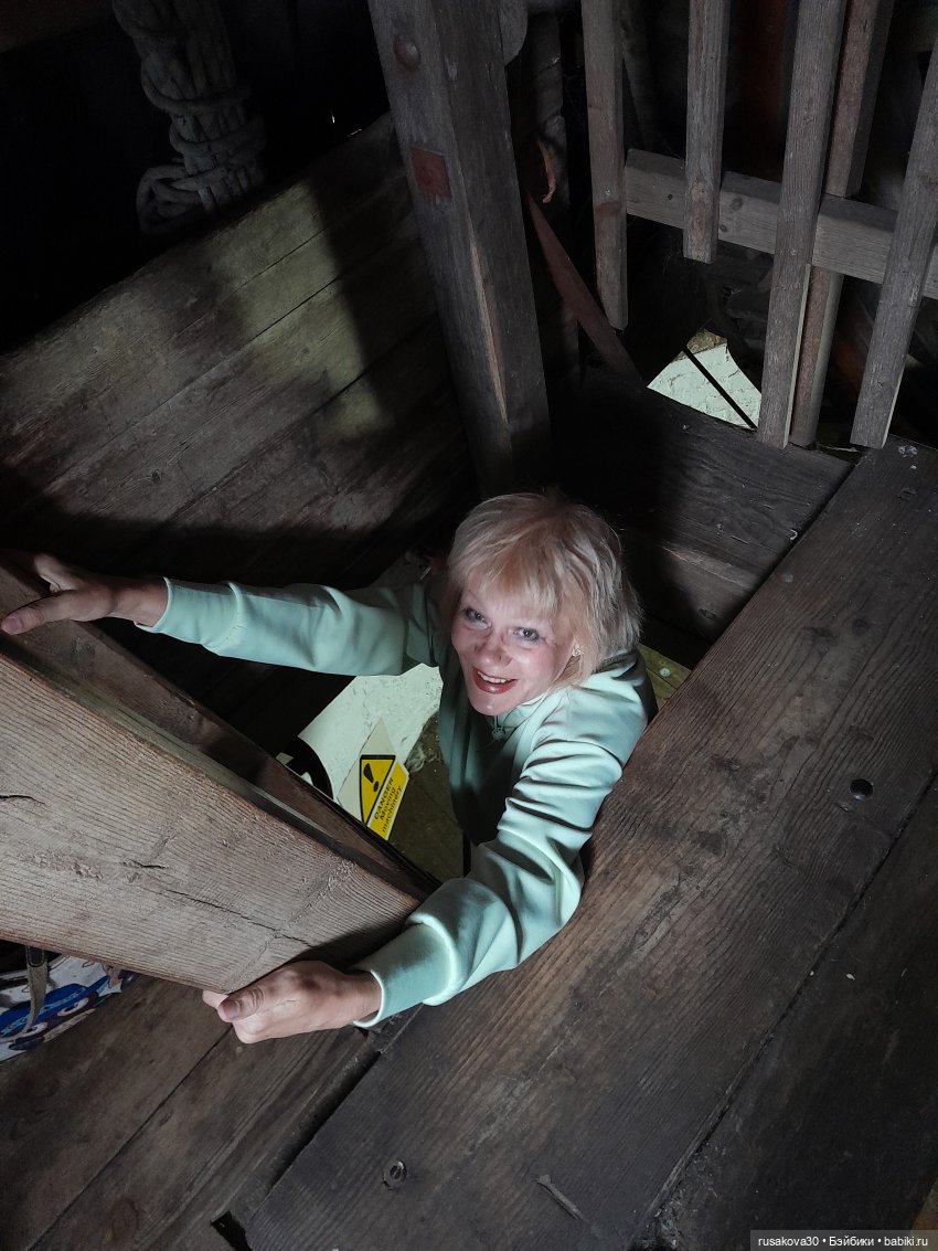 Баська и лисята на мельнице-музее Грейт-Бирчем