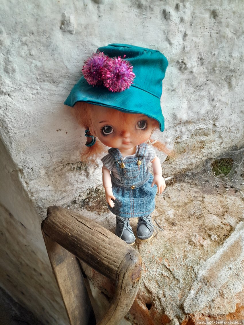 Баська и лисята на мельнице-музее Грейт-Бирчем