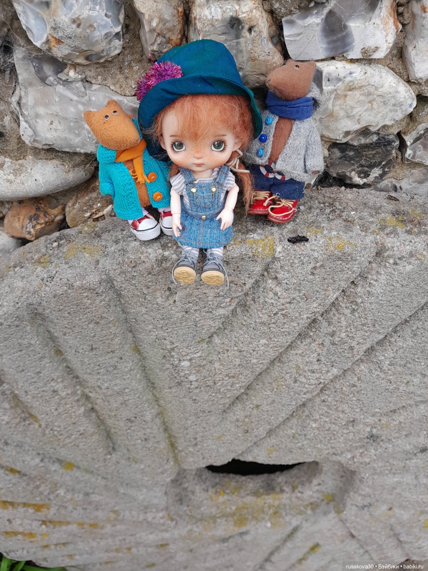 Баська и лисята на мельнице-музее Грейт-Бирчем