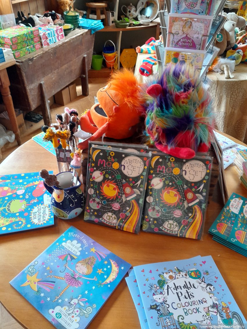 Баська и лисята на мельнице-музее Грейт-Бирчем