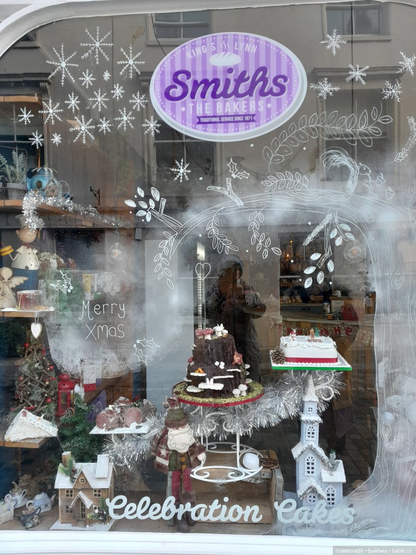 Какая рождественская витрина лучше (фото 3)