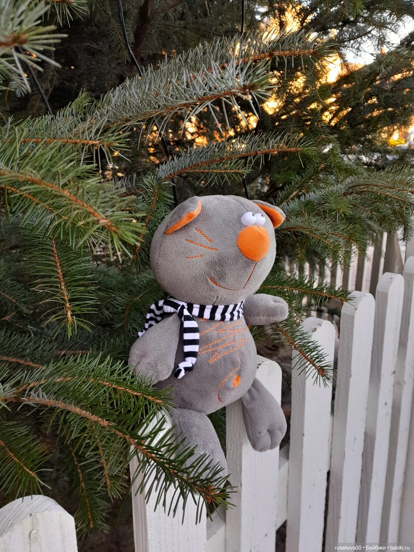 Какая рождественская витрина лучше