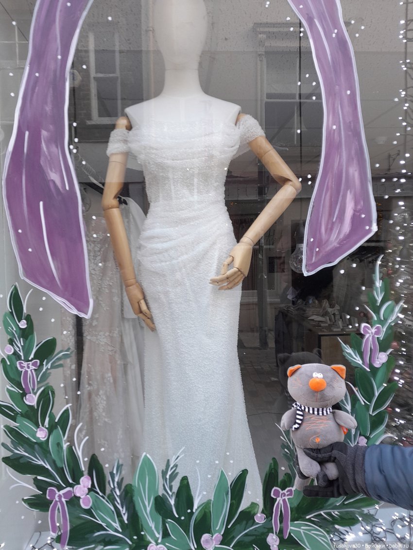 Какая рождественская витрина лучше (фото 9)