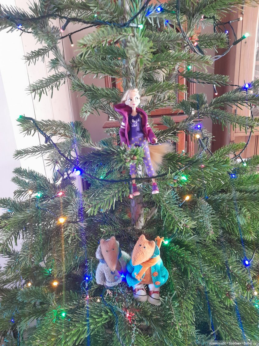 Как Мийки и Мио елочку наряжали (фото 6)