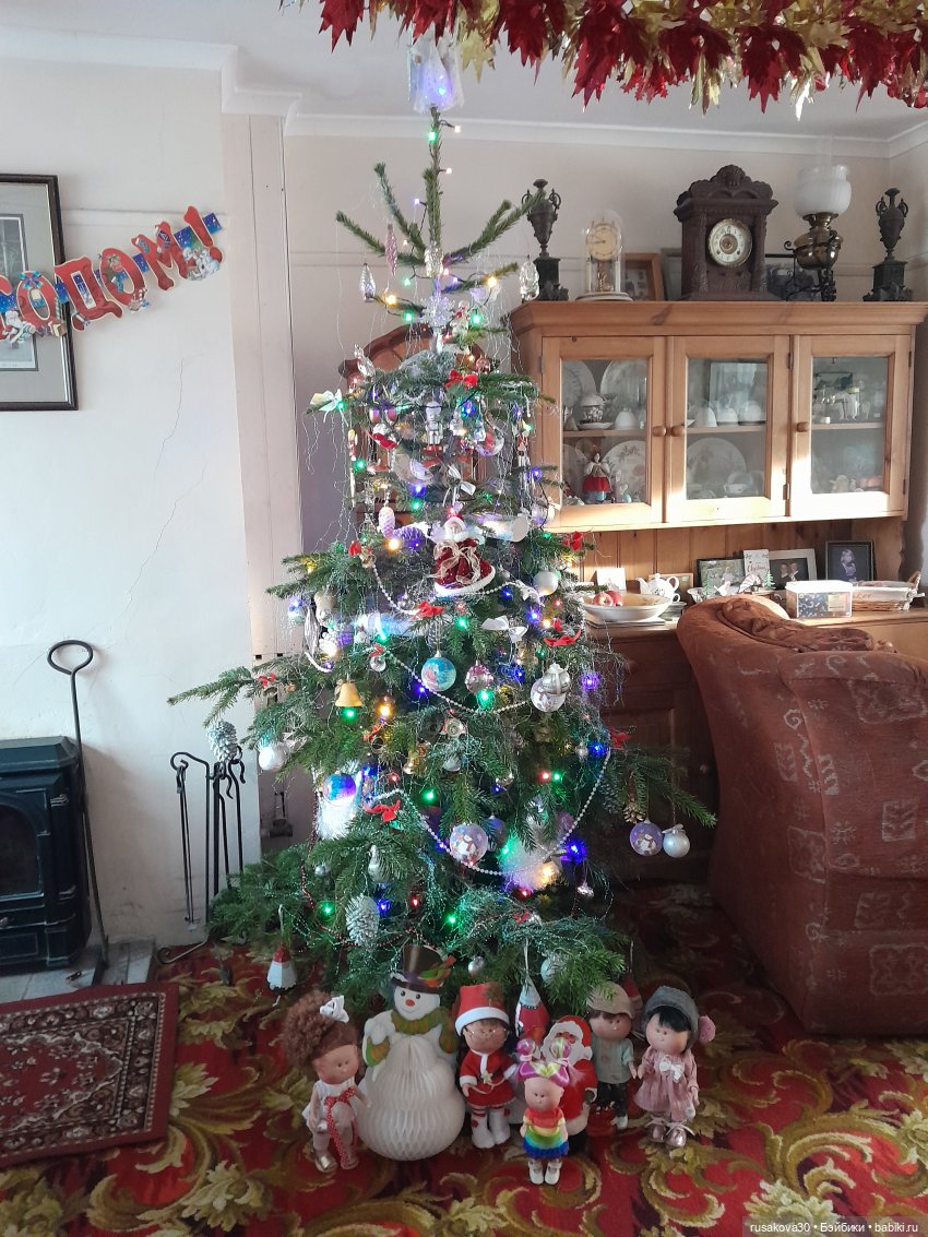 Как Мийки и Мио елочку наряжали