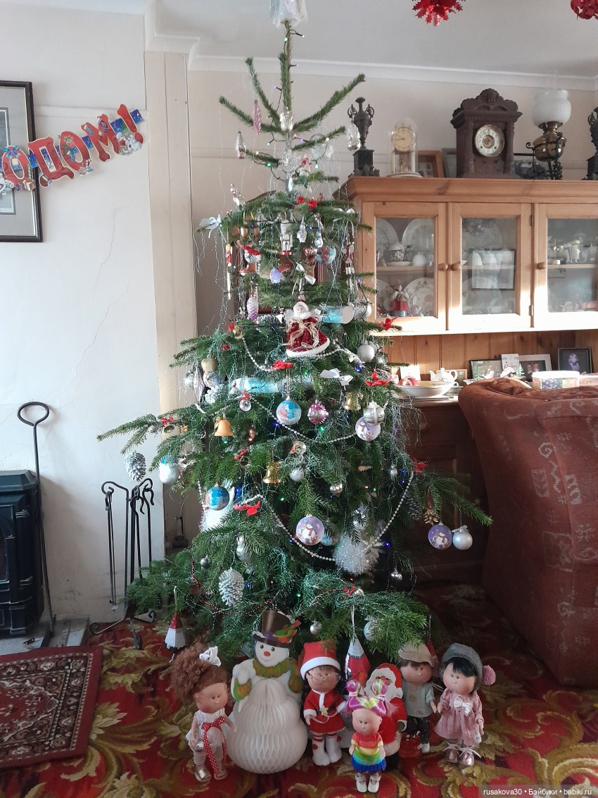 Как Мийки и Мио елочку наряжали