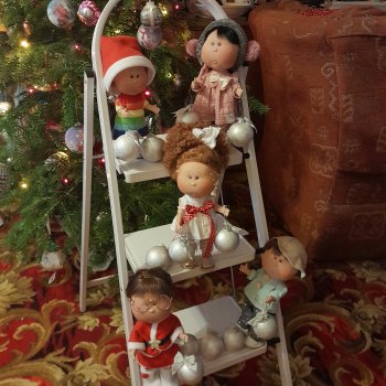 Как Мийки и Мио елочку наряжали.