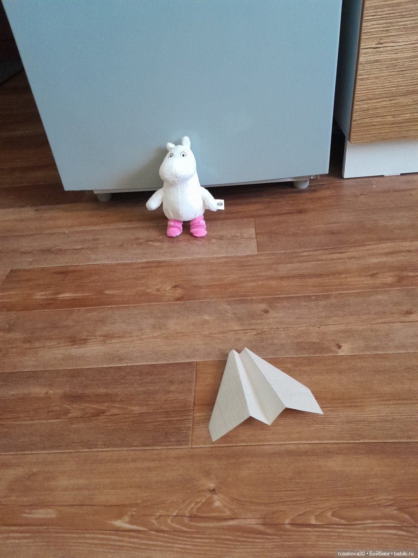 День бумажного самолетика