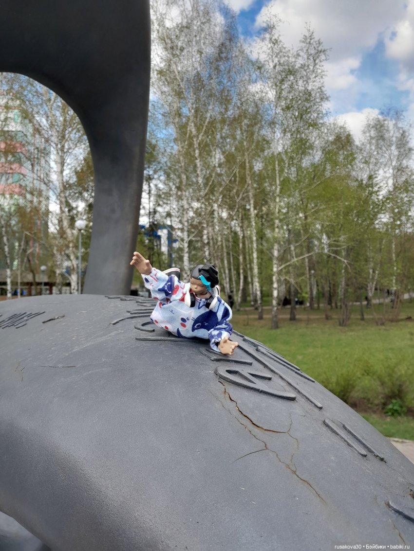 Руби гуляет — Экшн