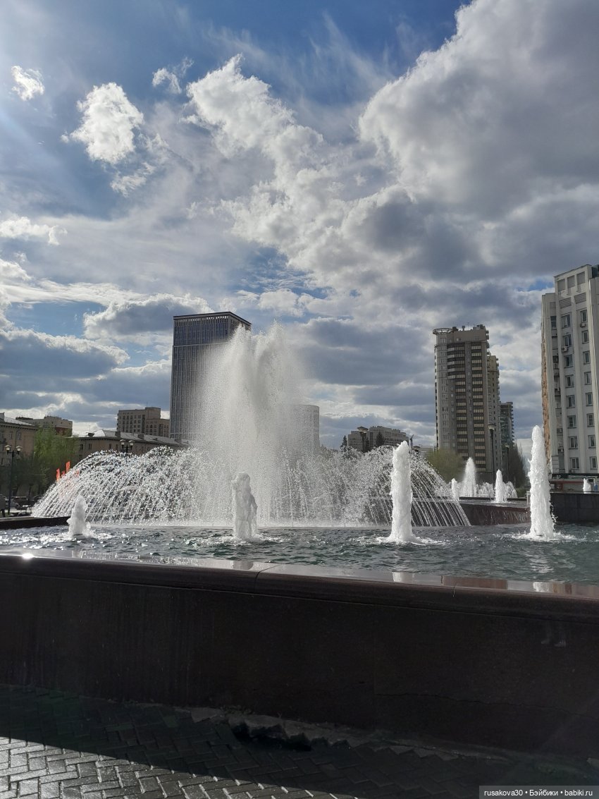 Руби гуляет — Экшн