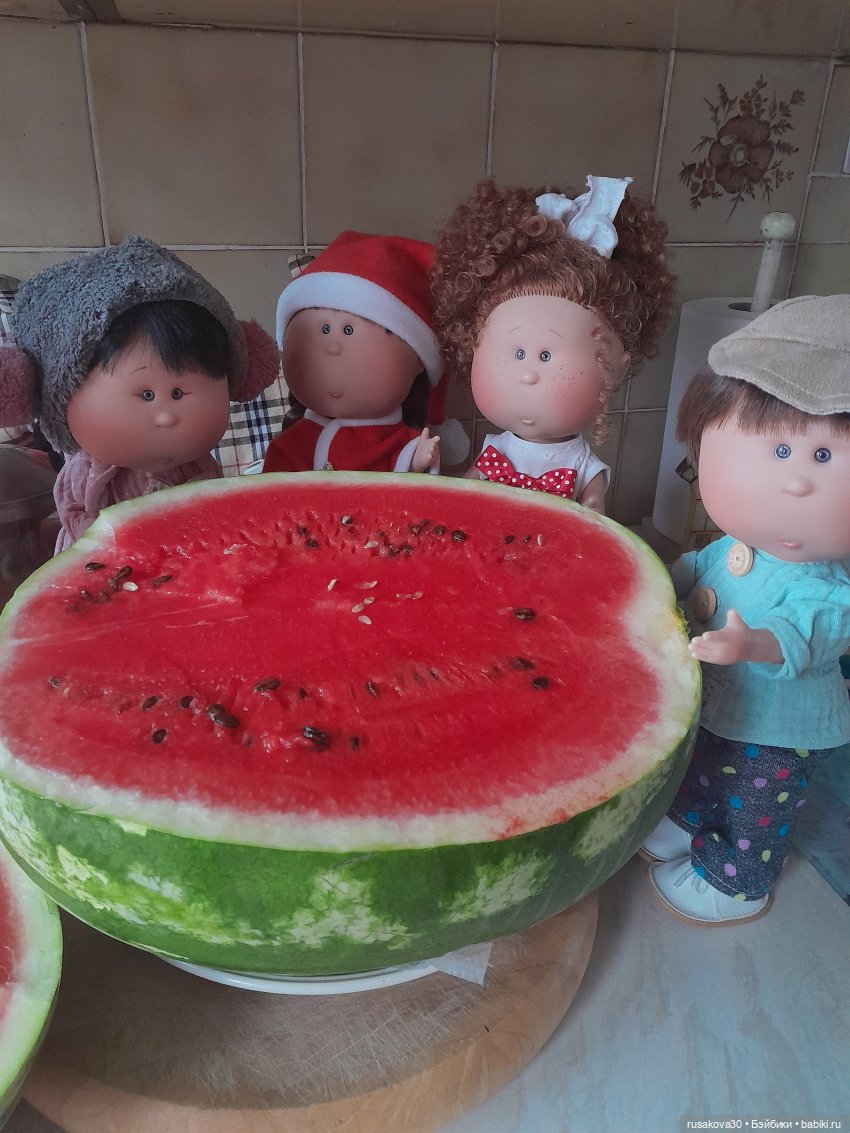 А у нас сегодня день арбуза. А у Вас