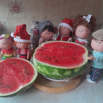 А у нас сегодня день арбуза. А у Вас ?