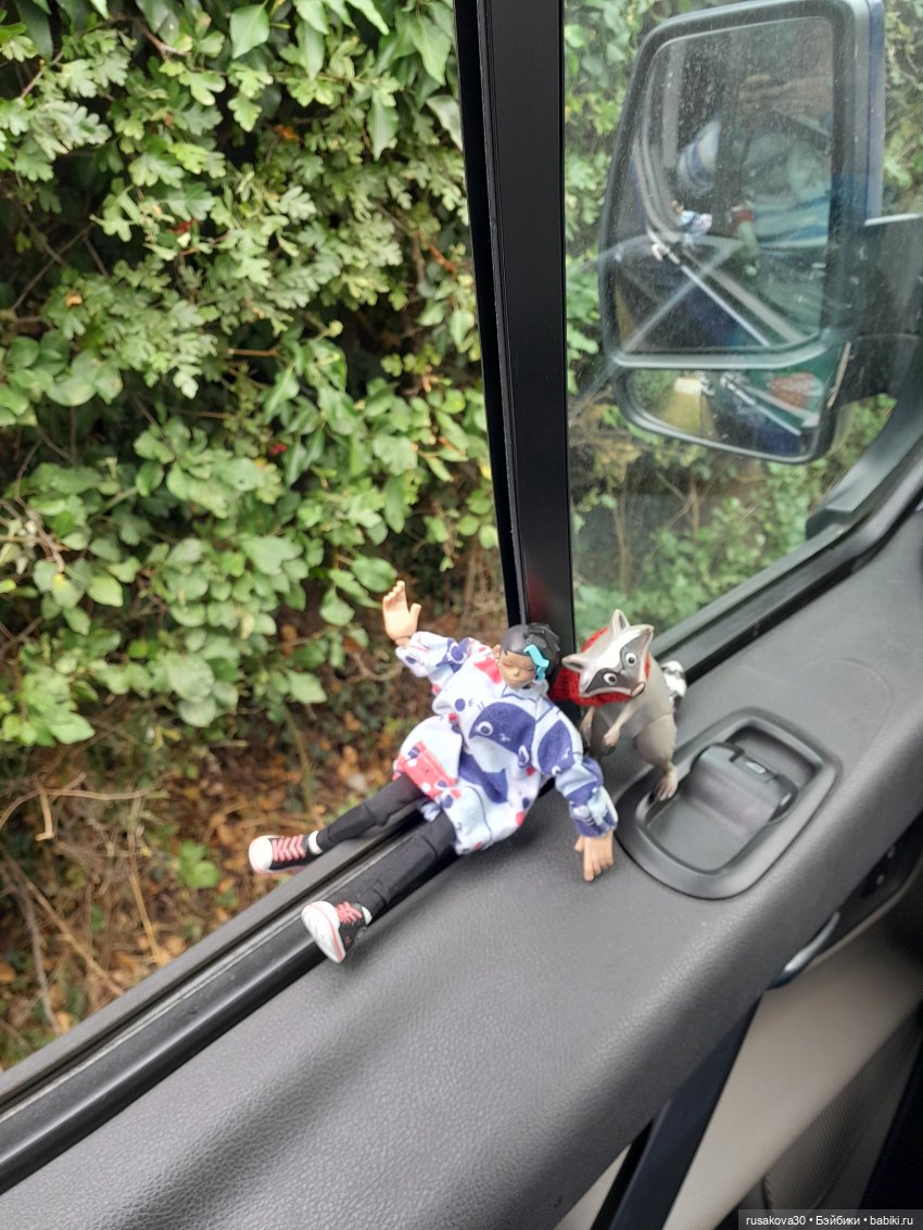 Прогулки с куклами — Экшн