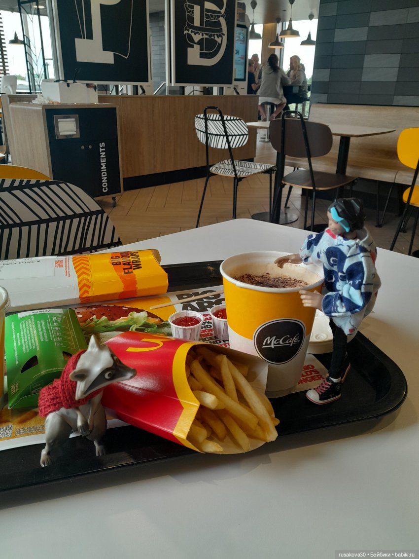 Прогулки с куклами — Экшн