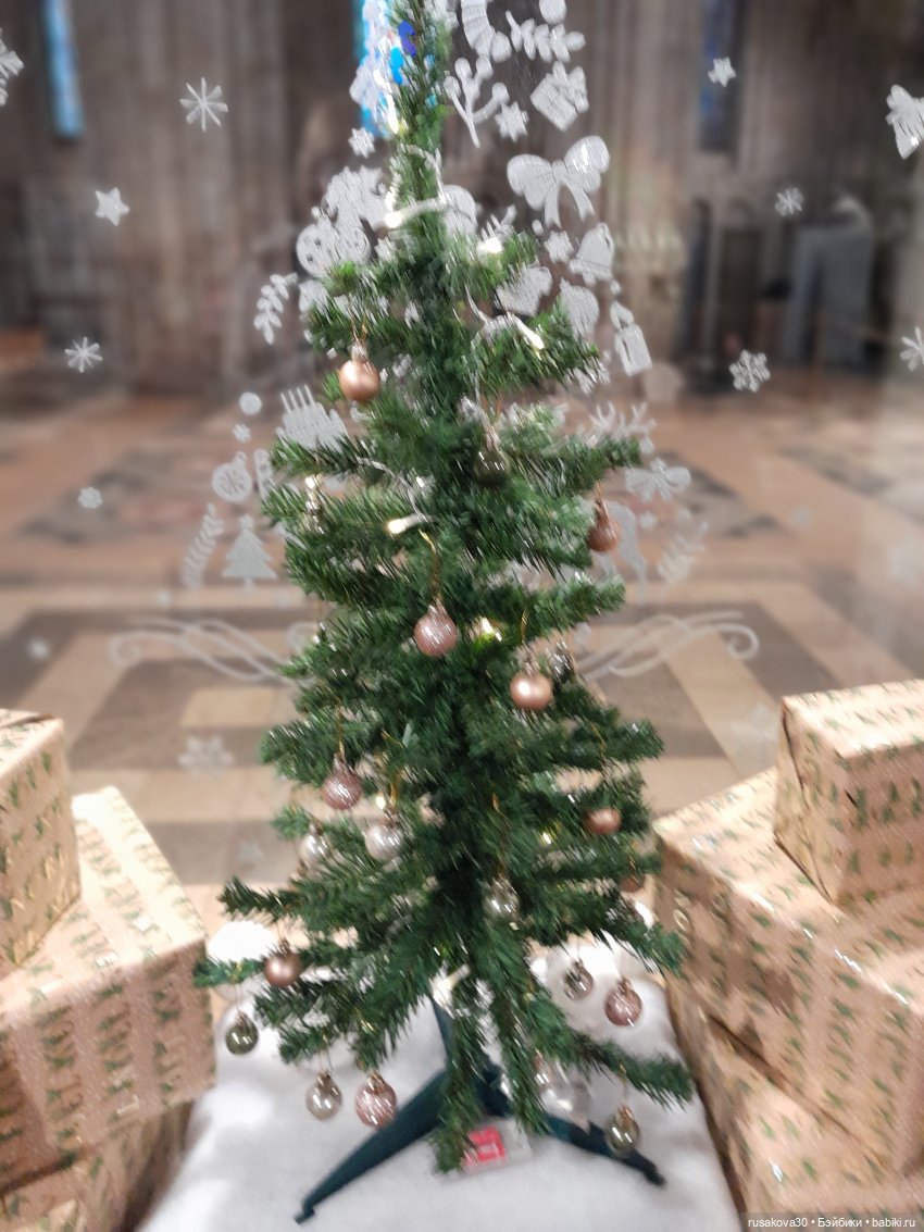 Рождественская елка и гномики