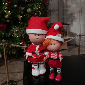 Рождественская елка и гномики.