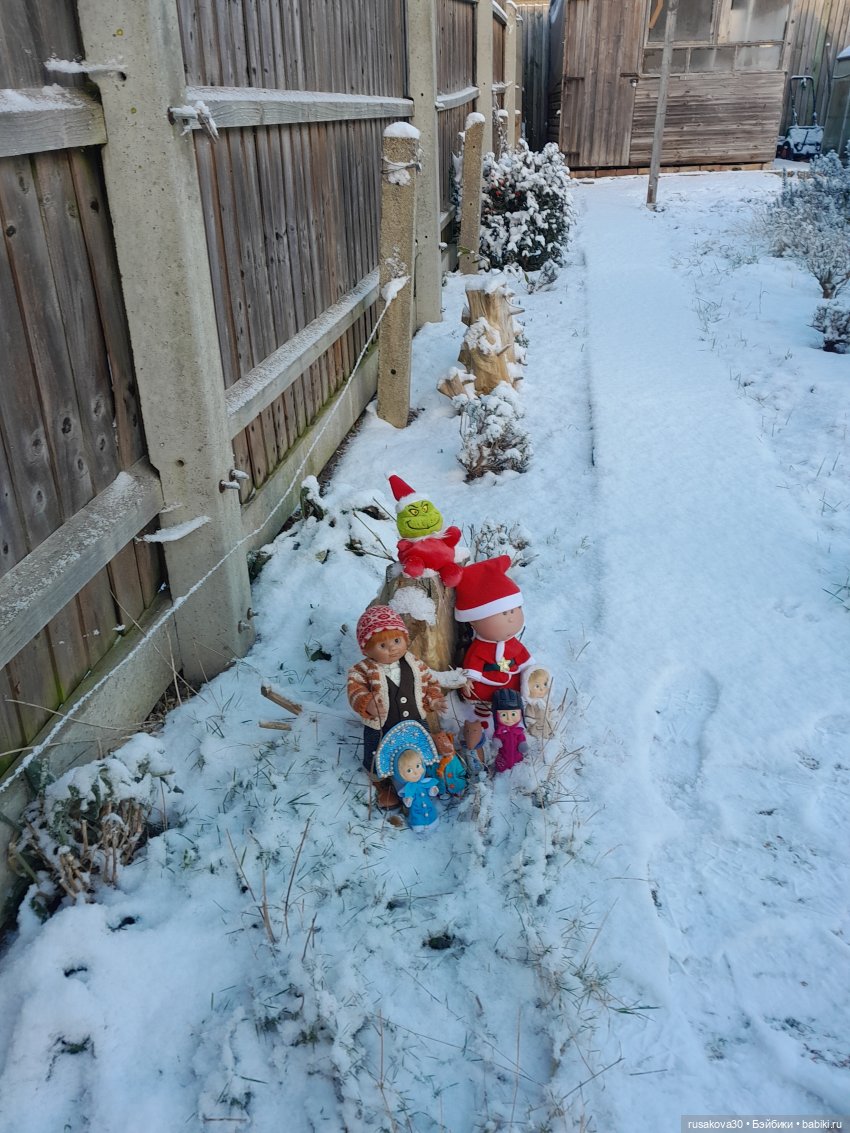 Вот и к нам пришла зима — Коллекции игровых кукол (Playline): фото полок