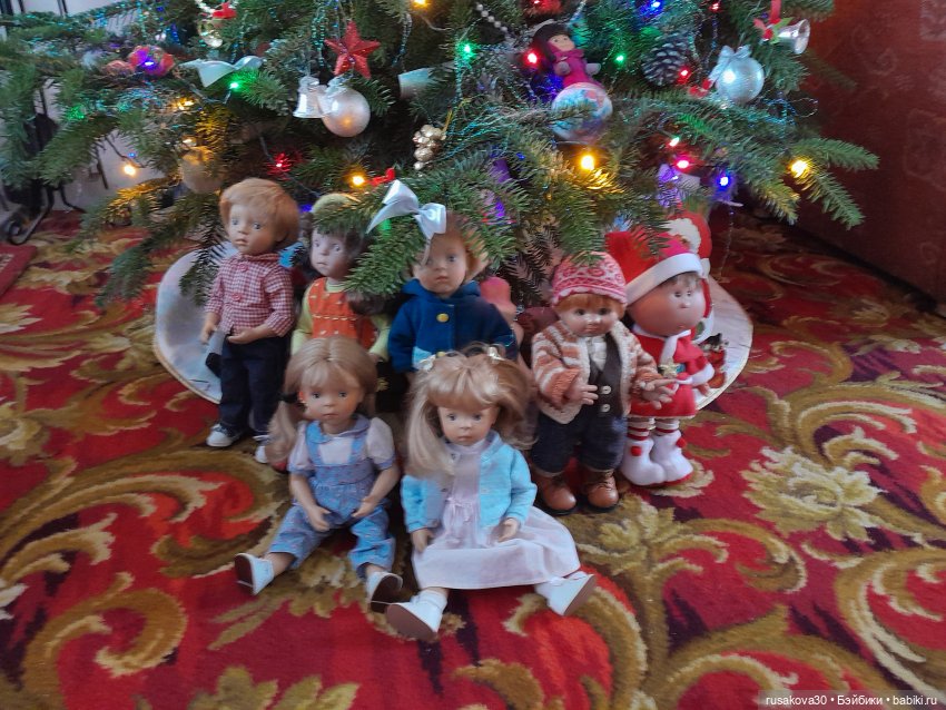 Вот и к нам пришла зима — Коллекции игровых кукол (Playline): фото полок