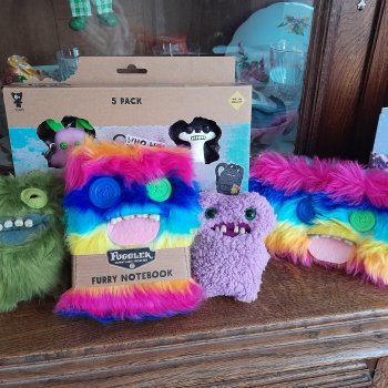 Милые монстрики .