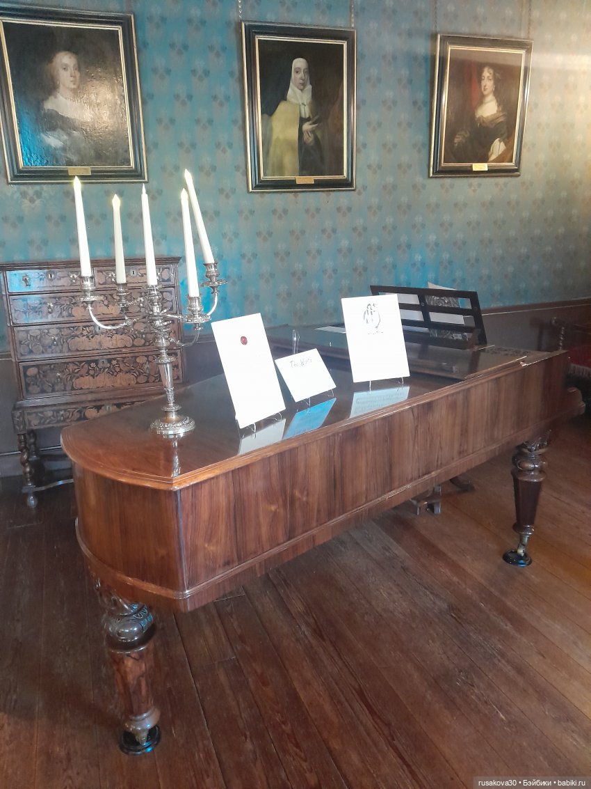 Поместье музей - Оксбру-холл ( Oxburgh Hall)