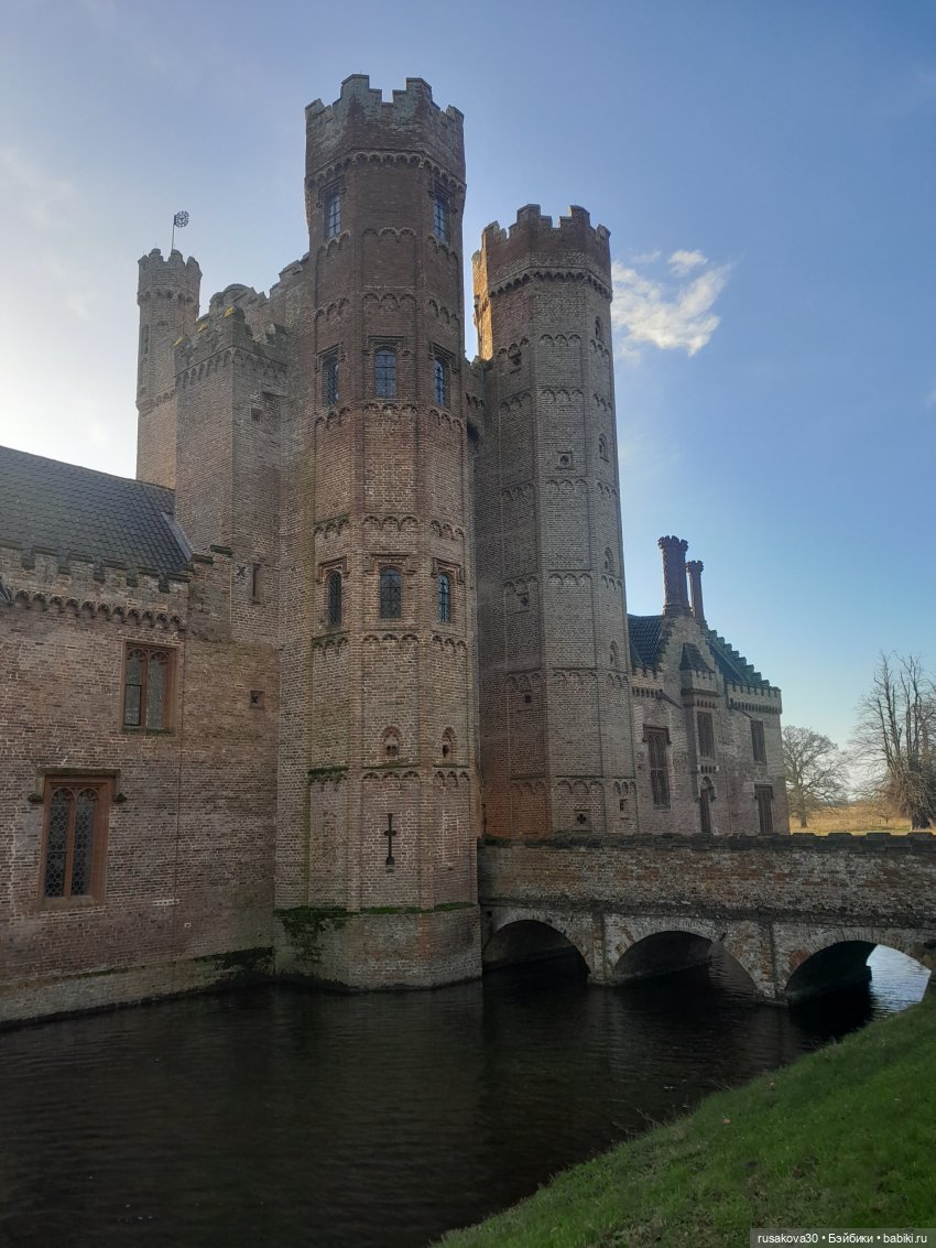 Поместье музей - Оксбру-холл ( Oxburgh Hall) (фото 3)