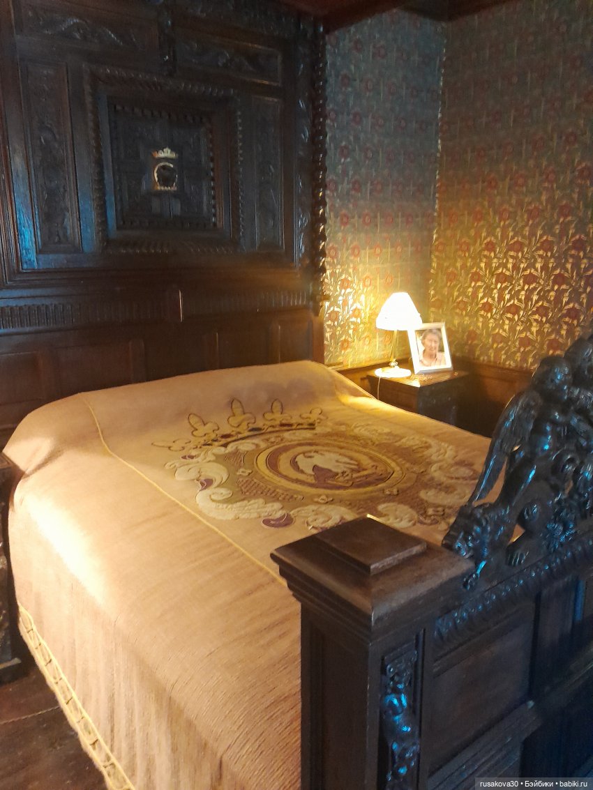 Поместье Оксбру-холл ( Oxburgh Hall)(продолжение)