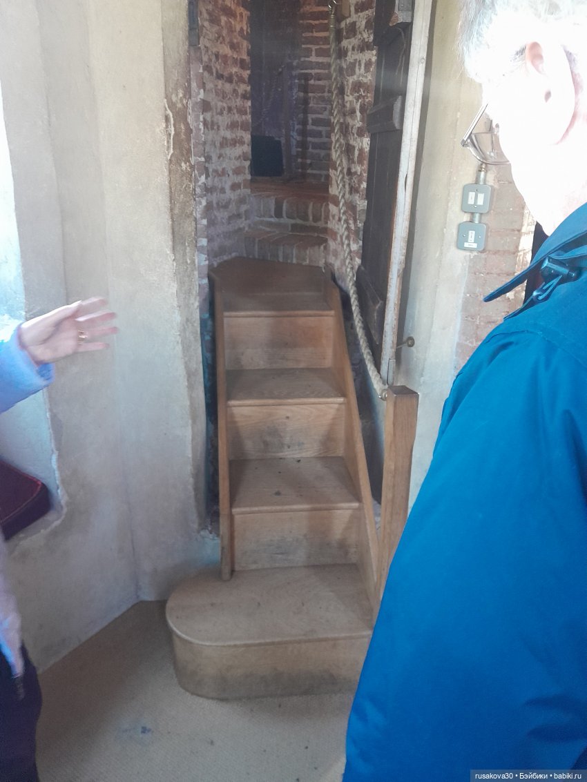 Поместье Оксбру-холл ( Oxburgh Hall)(продолжение)