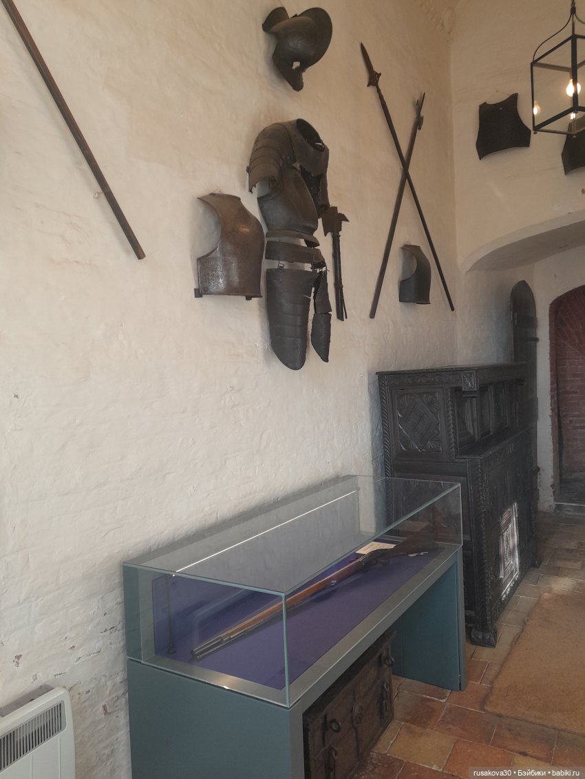 Поместье Оксбру-холл ( Oxburgh Hall)(продолжение)