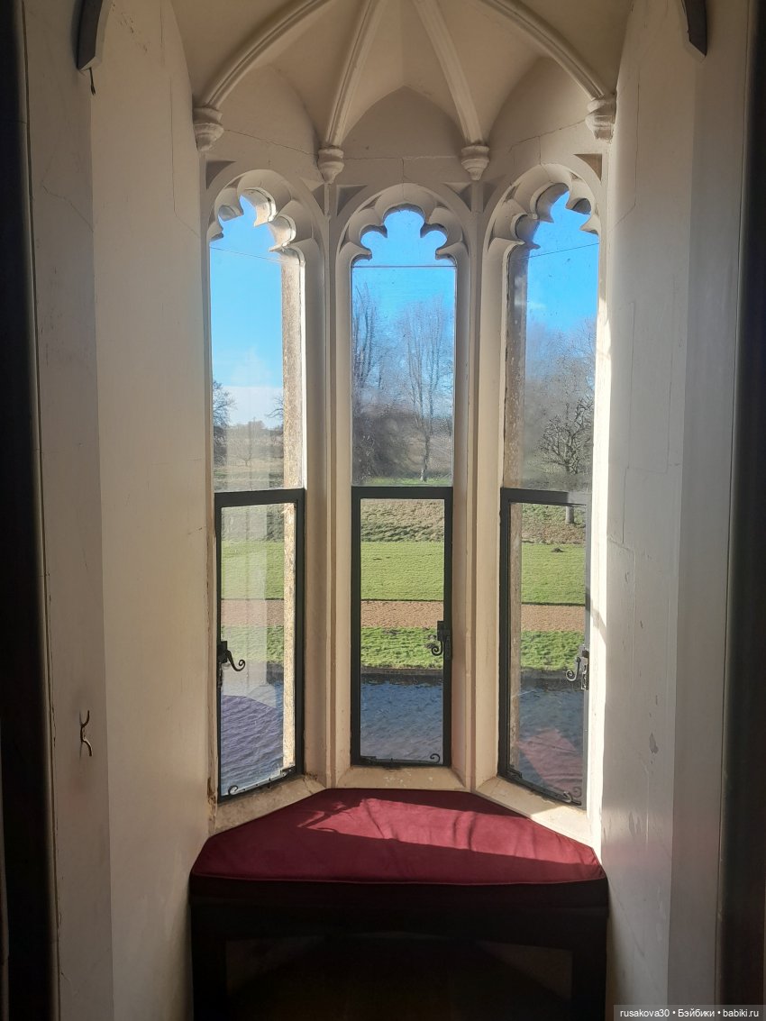 Поместье Оксбру-холл ( Oxburgh Hall)(продолжение)