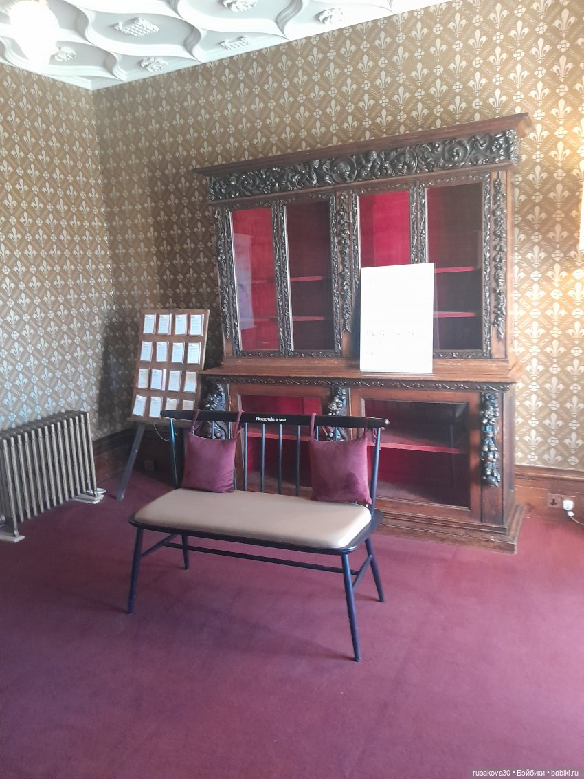 Поместье Оксбру-холл ( Oxburgh Hall)(продолжение)