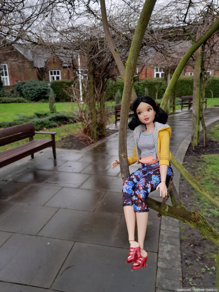 Прогулки со Снежкой — Куклы Disney Animators и Принцессы Диснея: Disney Store