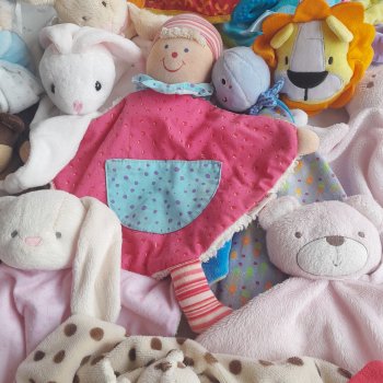 Игрушки-комфортеры для самых маленьких.