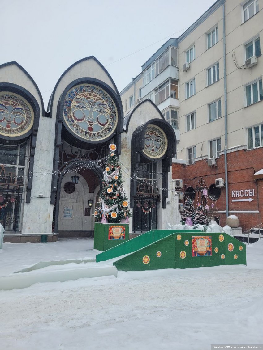 Поросенок Лелик гуляет по Новосибирску