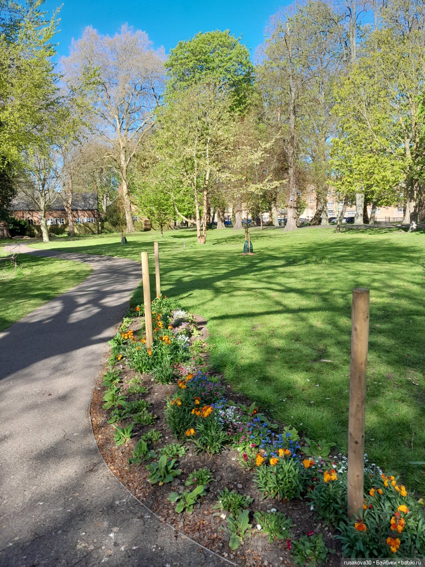 Малышка Мия знакомится с Кингс Лином (фото 4)