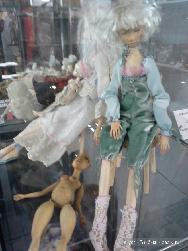 Международная выставка художественных кукол Весенний бал 2014