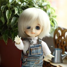 Дождливый день и маленький мальчик Lati