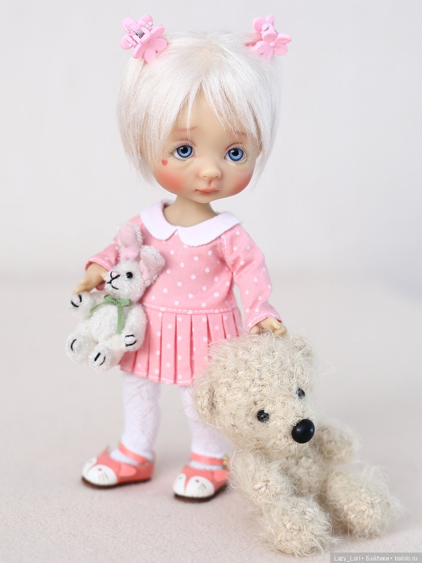 Девочка и старенький мишка (фото 3)