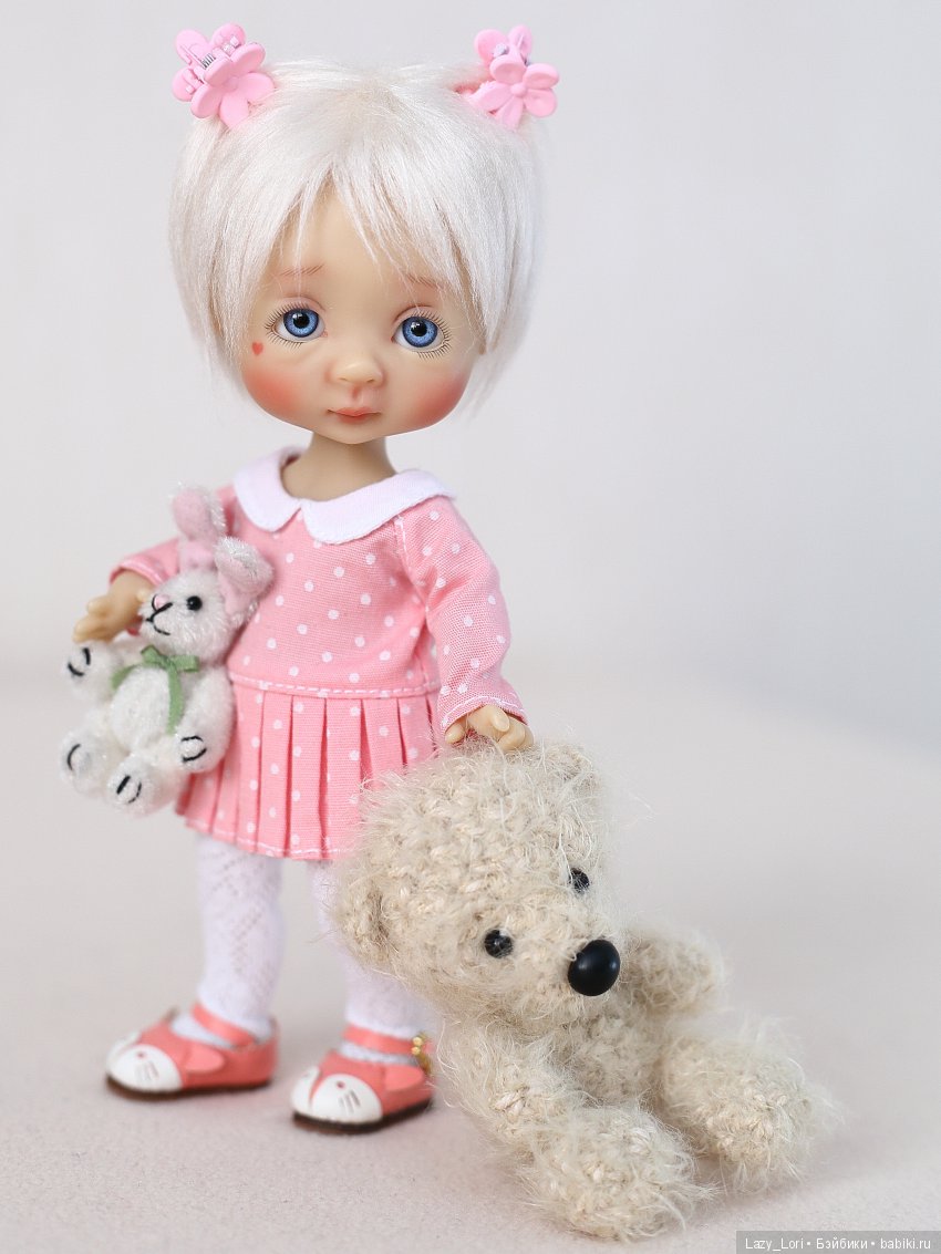 Девочка и старенький мишка (фото 4)