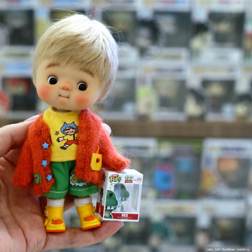 Каждый сходит с ума по-своему или когда у твоей куклы есть собственная коллекция кукол