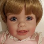 Ещё одно очарование, Адора